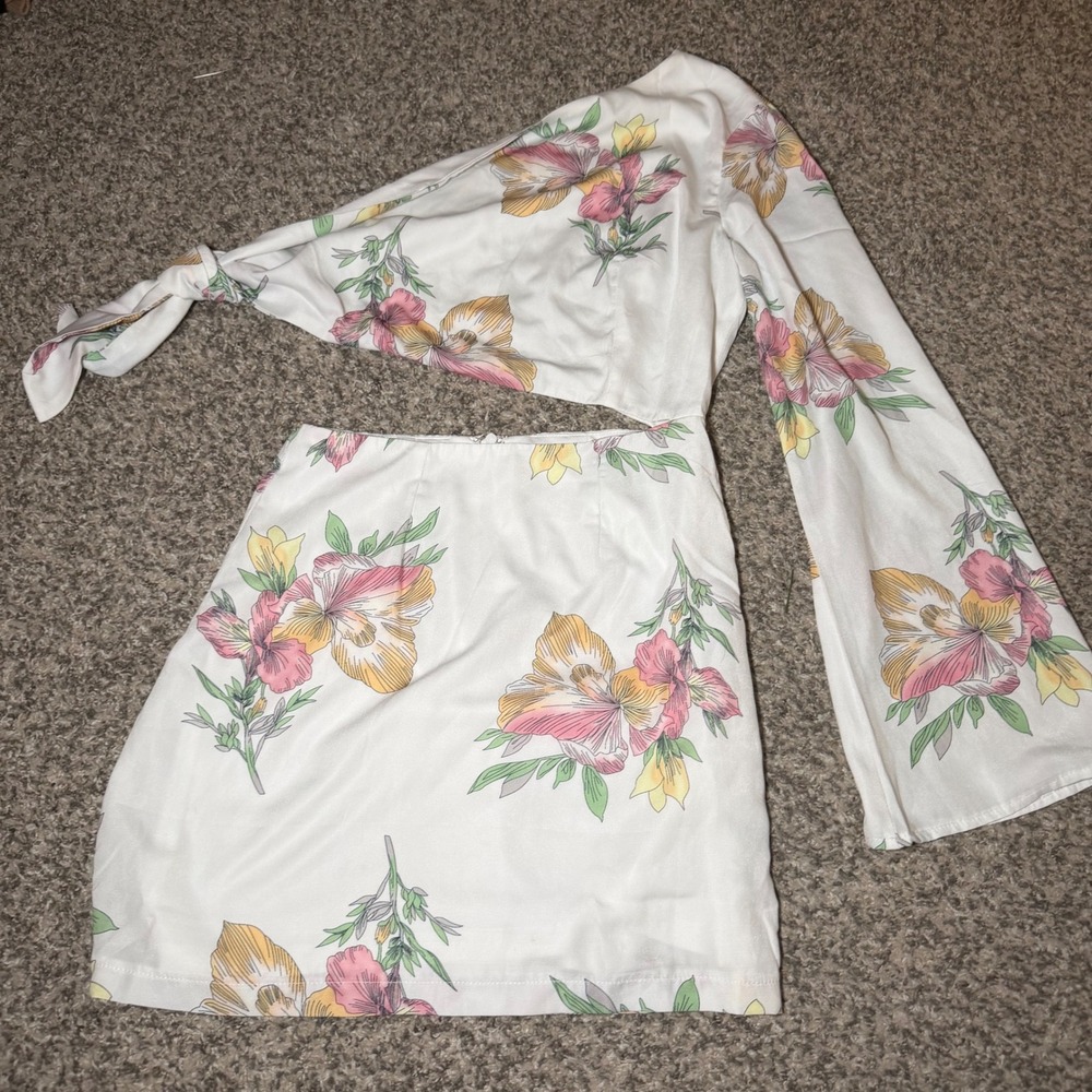 Superdown Floral One Shoulder Cutout Mini Dress White Pink XS Bell Sleeve